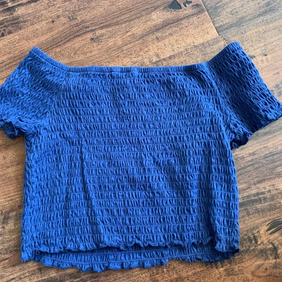 Off-the-shoulder ruffled purple crop top - Picture 5 of 5